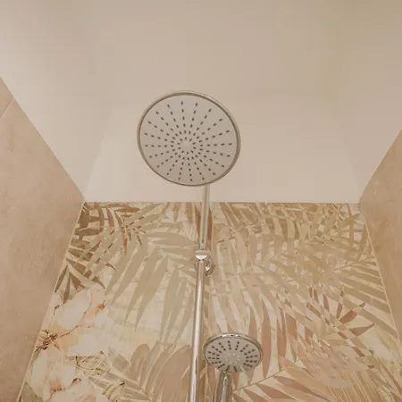 Viky Flat - 15 Min From & Free Parking Apartment