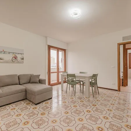 Viky Flat - 15 Min From & Free Parking