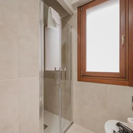 Apartment Viky Flat - 15 Min From & Free Parking